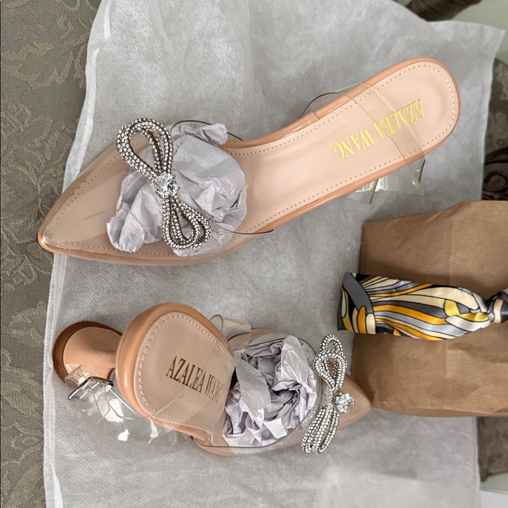 NEW Azalea Wang Blush Crystal Bow Clear Strap Mules. Includes dust covers - Picture 2 of 8